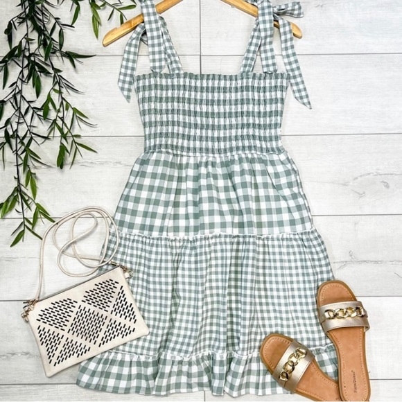 ANDREE BY UNIT Dresses & Skirts - Nwt 1X SMOCKED DETAIL GINGHAM PLAID TIE STRAP DRESS